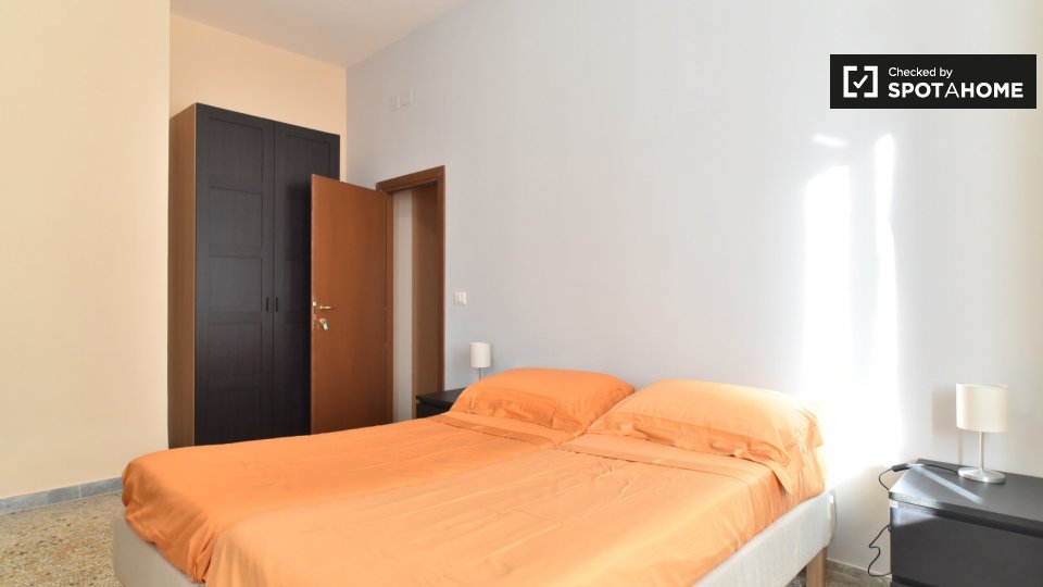 Double room Rome, 3 beds — photo 1