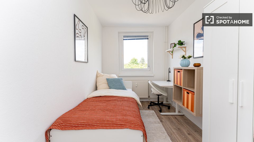 Double room Berlin, 4 beds, 62m² — photo 12