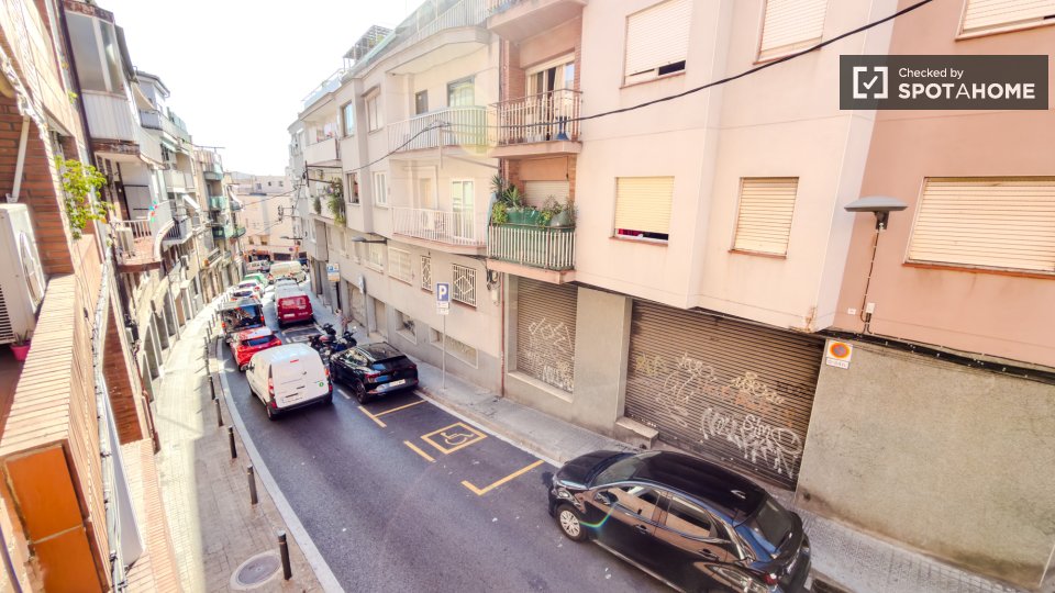 Apartment Barcelona, 3 beds, 75m² — photo 19