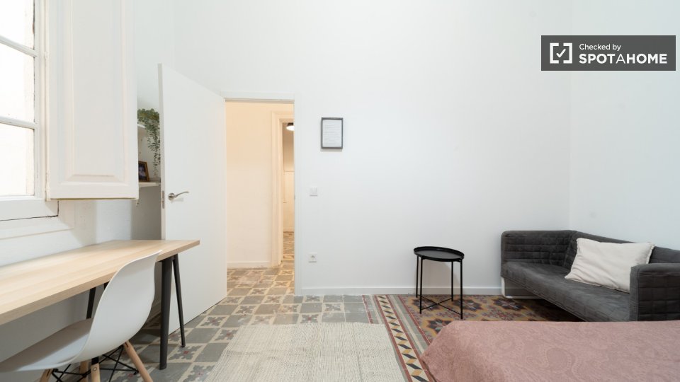 Double room Barcelona, 14 beds, 400m² — photo 21
