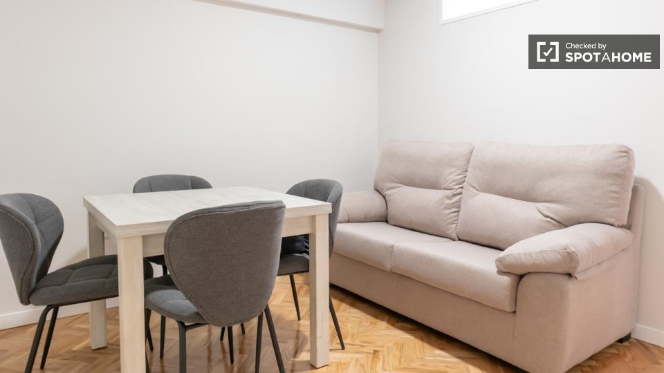 Double room Madrid, 4 beds — photo 9