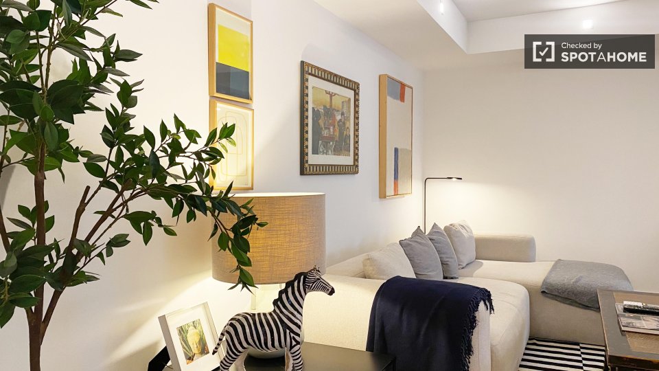 Apartment Lisbon, 1 bed, 82m² — photo 19