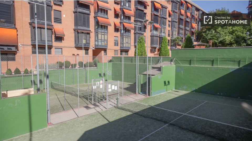 Double room Madrid, 3 beds, 150m² — photo 30