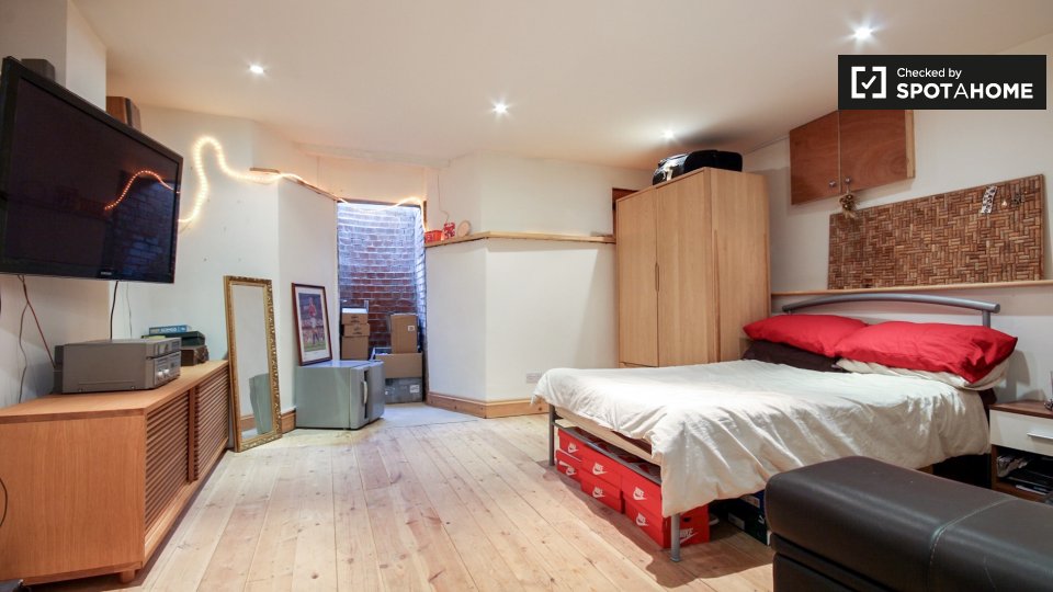 Double room London, 5 beds — photo 3