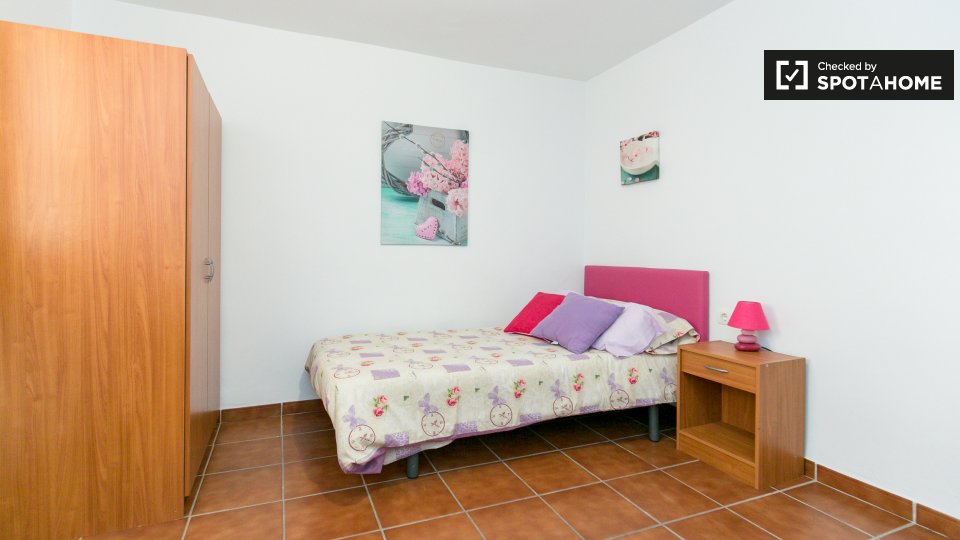 Double room Granada, 3 beds, 95m² — photo 3