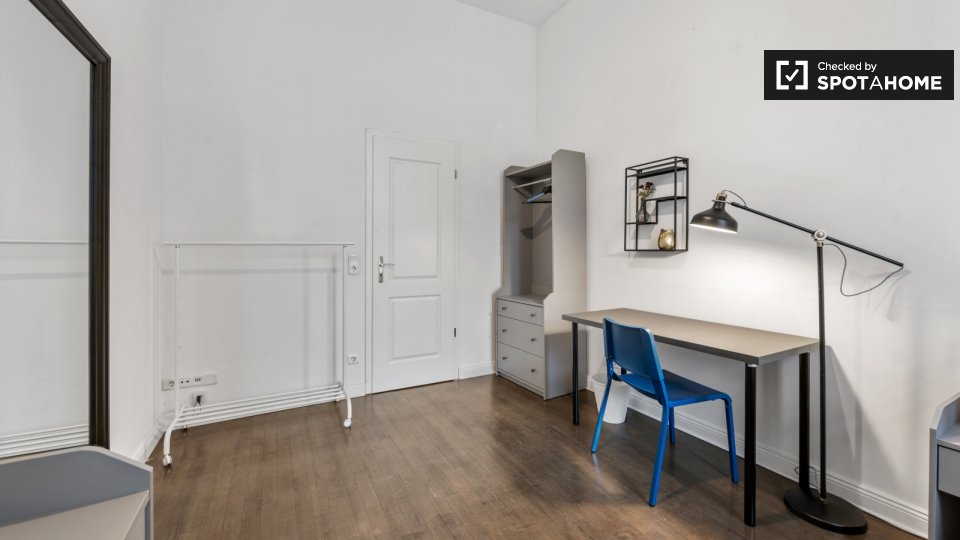 Double room Berlin, 9 beds, 227m² — photo 15
