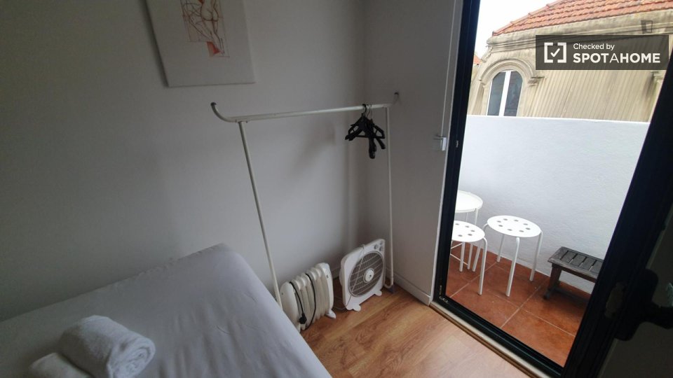 Apartment Lisbon, 3 beds, 55m² — photo 11