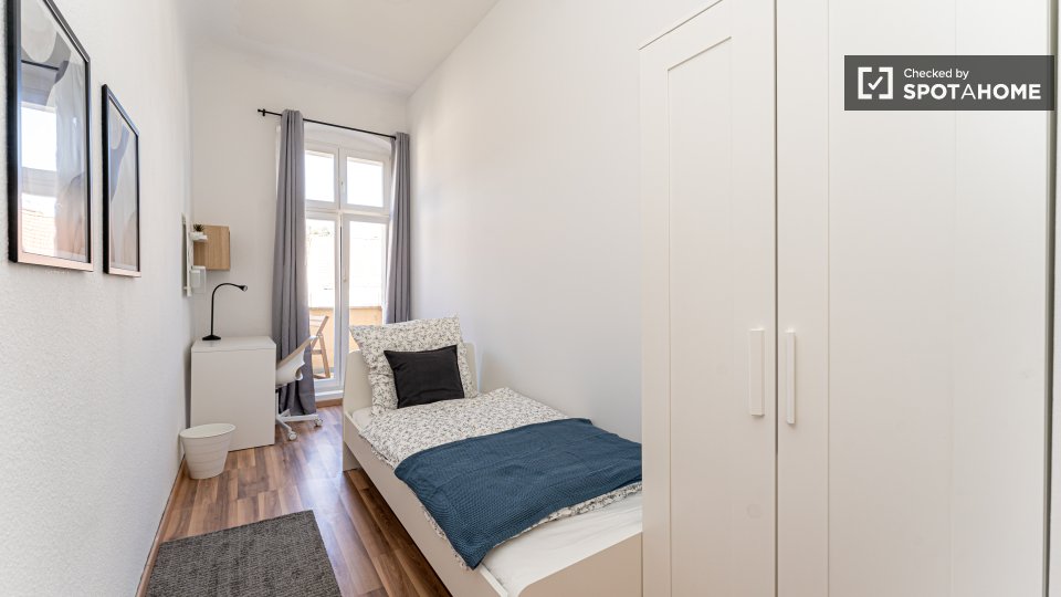 Double room Berlin, 4 beds, 65m² — photo 9