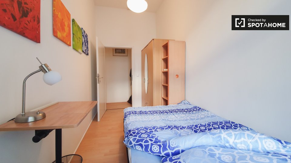 Double room Berlin, 3 beds, 55m² — photo 8
