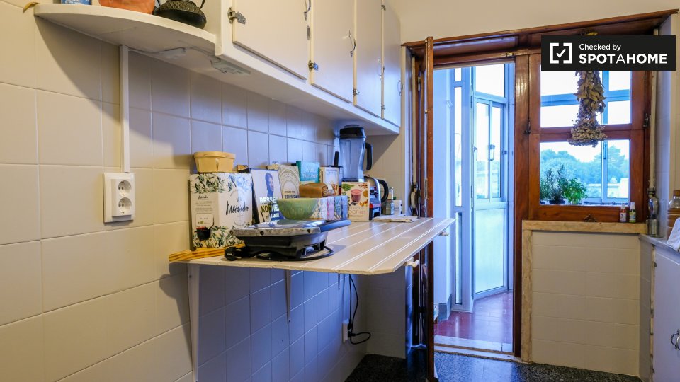 Double room Lisbon, 2 beds, 40m² — photo 8