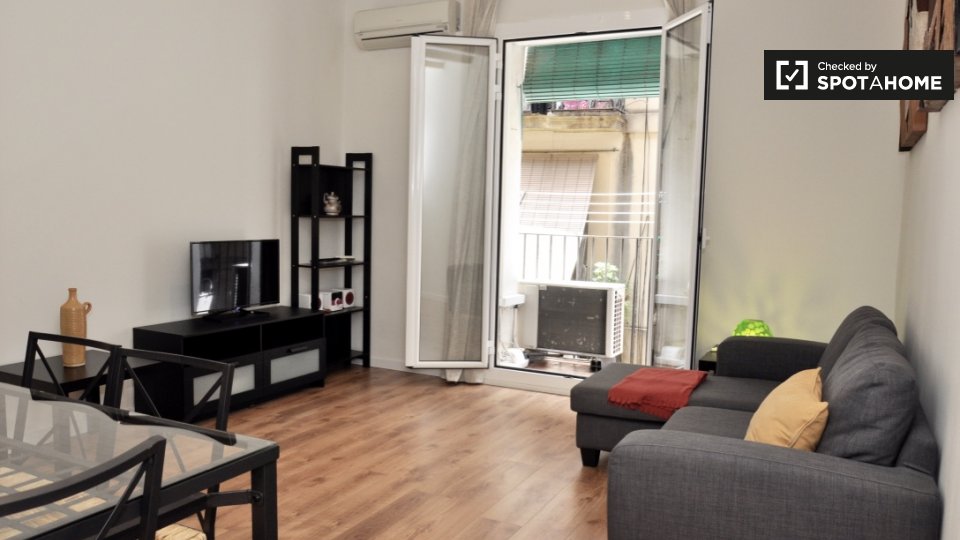 Apartment Barcelona, 2 beds, 50m² — photo 1