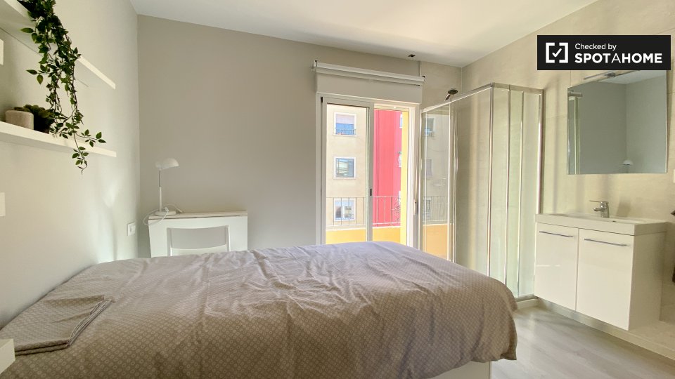 Double room Valencia, 3 beds — photo 1