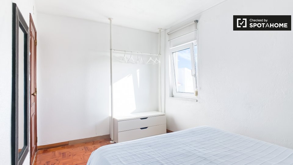 Apartment Lisbon, 2 beds, 70m² — photo 15