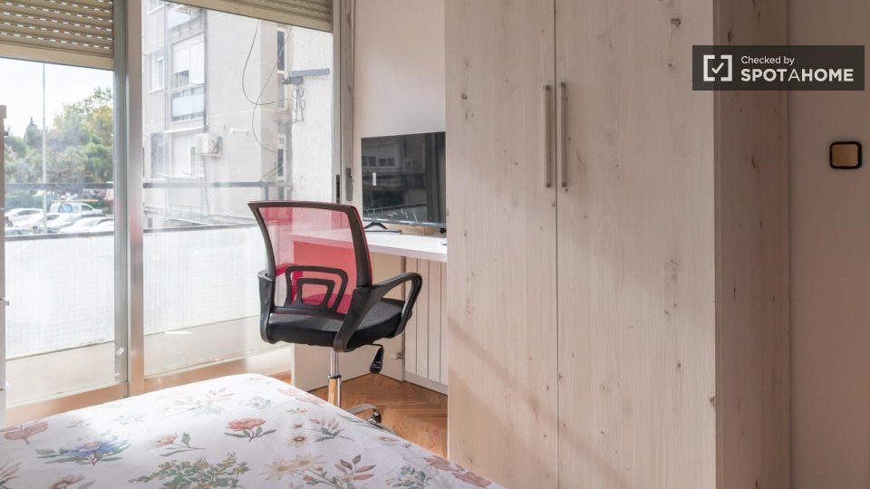 Double room Madrid, 4 beds — photo 8