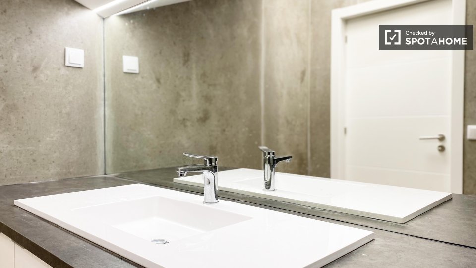 Double room Lisbon, 8 beds — photo 1