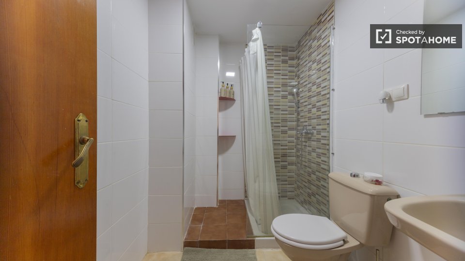 Apartment Valencia, 2 beds, 65m² — photo 25