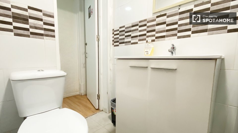 Double room Lisbon, 6 beds — photo 9