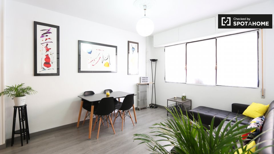 Double room Madrid, 5 beds, 96m² — photo 7