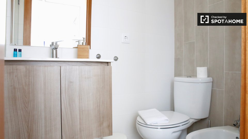 Apartment Lisbon, 2 beds — photo 10