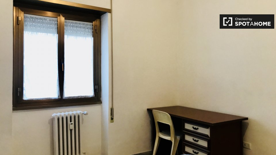 Double room Rome, 3 beds, 85m² — photo 9