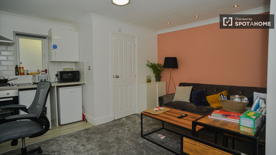 Apartment London, 2 beds — photo 9