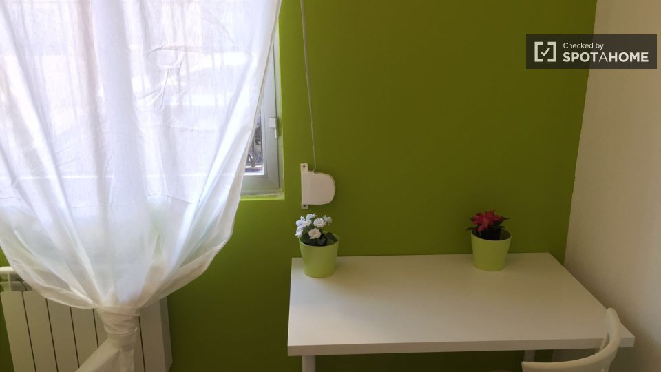 Double room Madrid, 7 beds, 120m² — photo 21