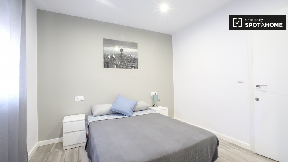 Double room Valencia, 3 beds, 65m² — photo 3