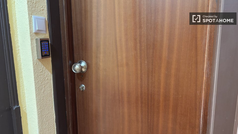 Double room Lisbon, 5 beds, 85m² — photo 76