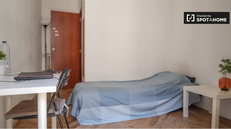 Double room Madrid, 12 beds, 280m² — photo 4