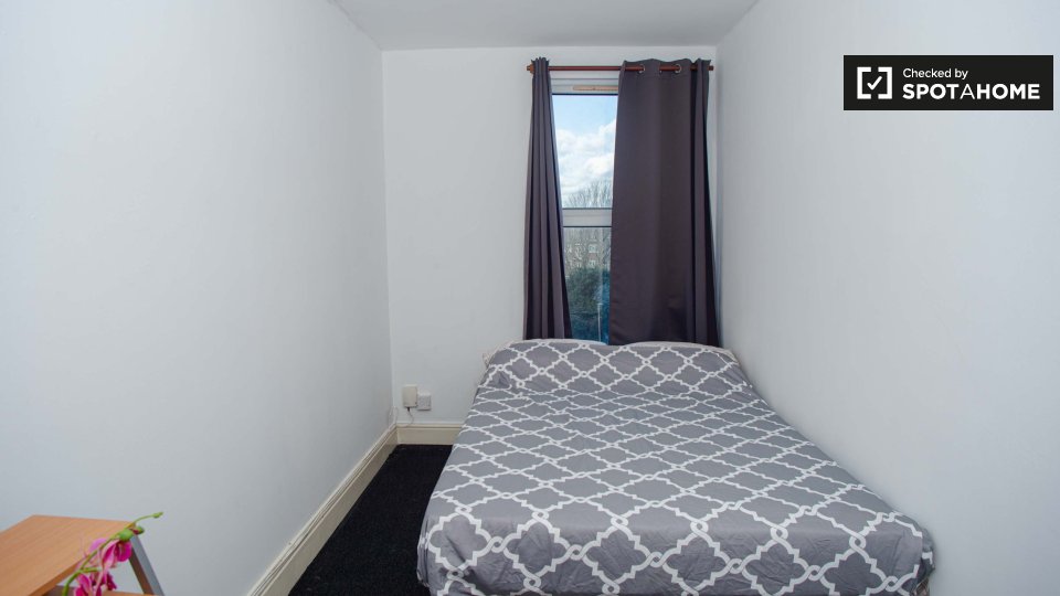 Double room London, 3 beds — photo 16
