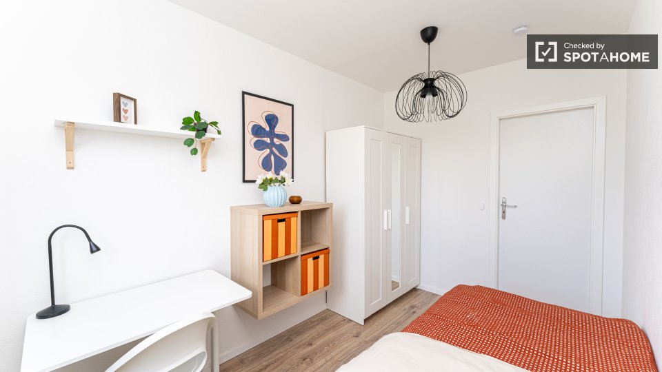 Double room Berlin, 4 beds, 62m² — photo 15