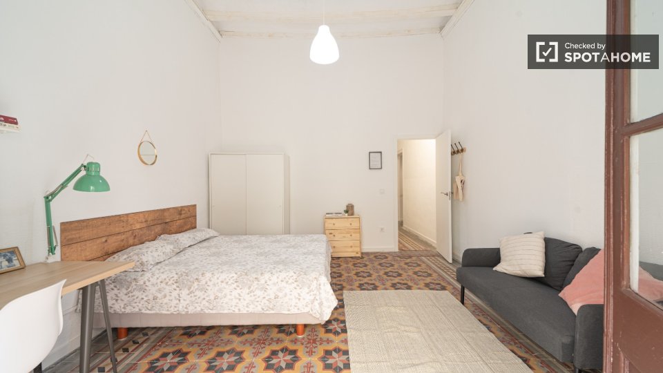 Double room Barcelona, 14 beds, 400m² — photo 34