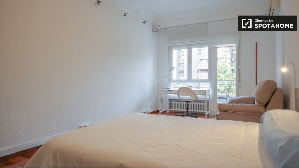Double room Madrid, 4 beds, 120m² — photo 1