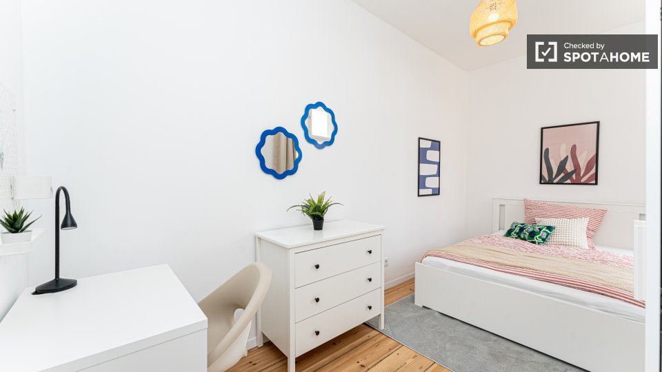 Double room Berlin, 5 beds, 79m² — photo 14