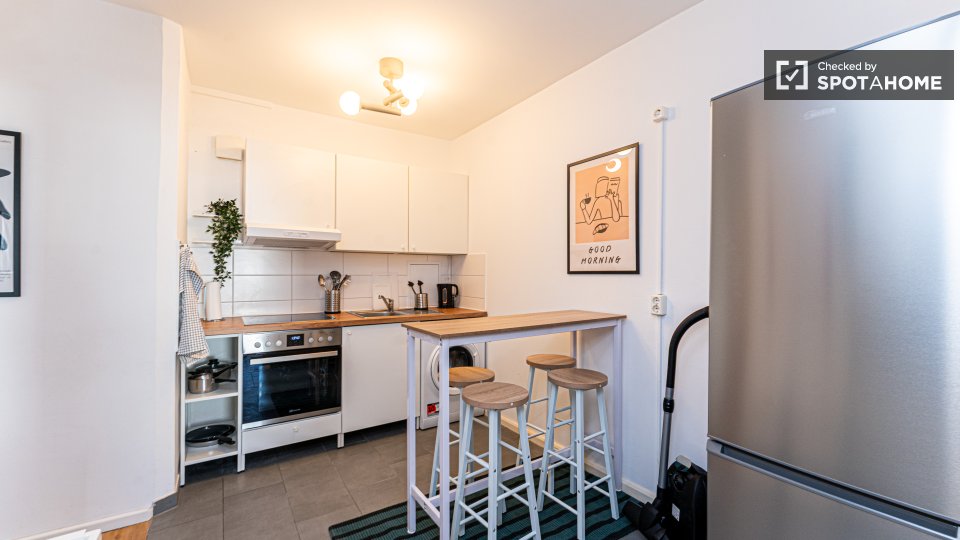 Double room Berlin, 6 beds, 88m² — photo 14
