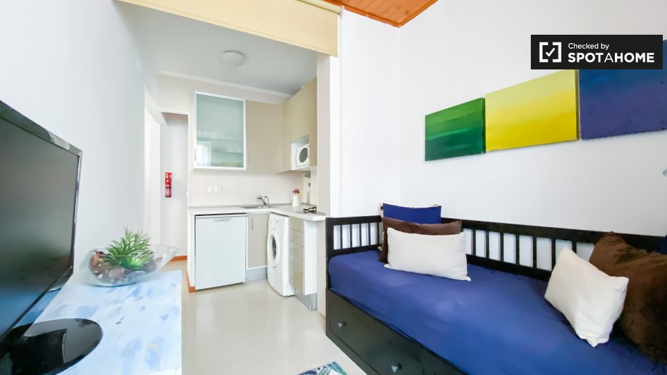Apartment Lisbon, 1 bed — photo 1