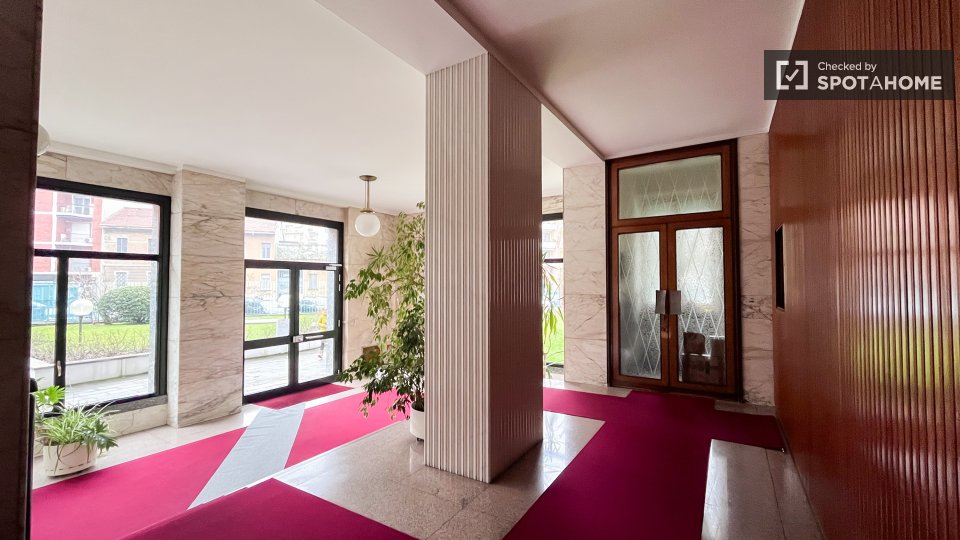 Double room Milan, 2 beds — photo 18