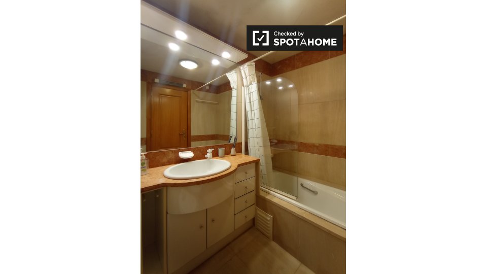 Double room Lisbon, 5 beds, 300m² — photo 11