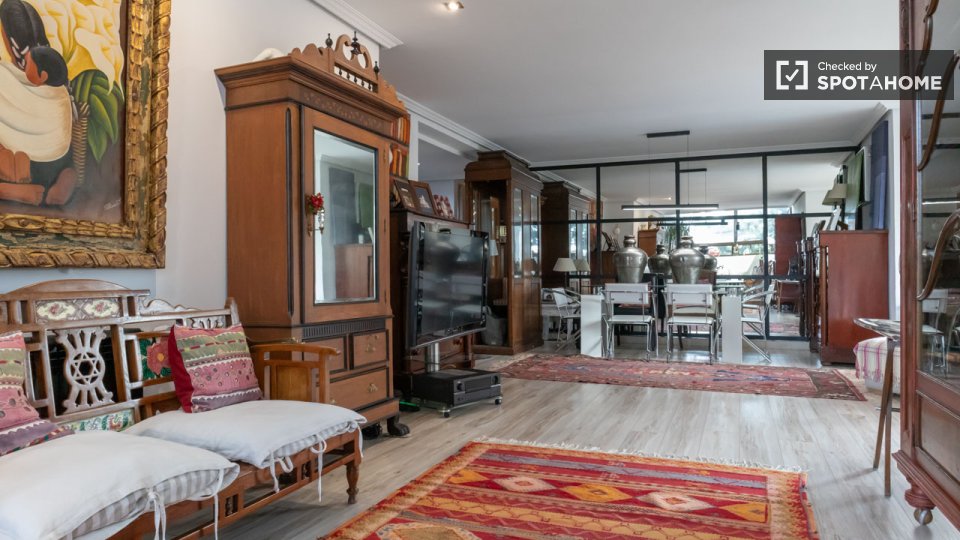 Double room Madrid, 4 beds — photo 12