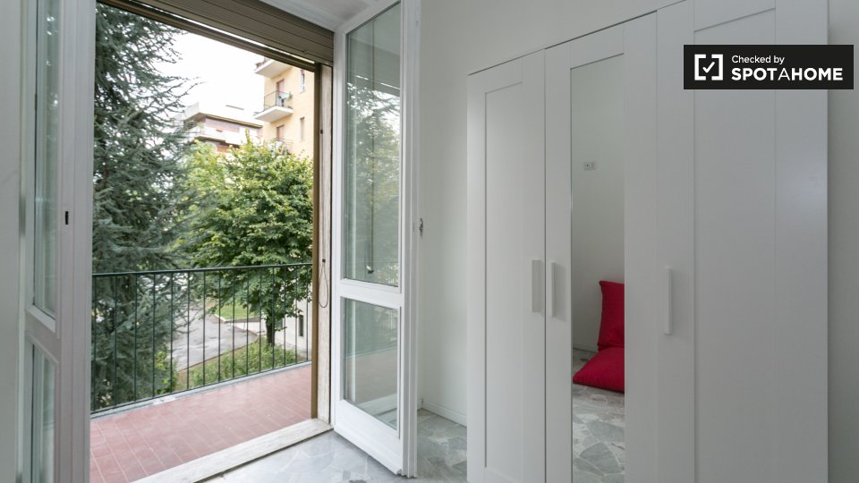 Double room Milan, 3 beds, 75m² — photo 5