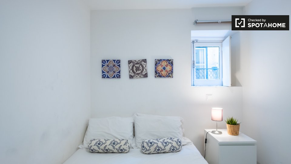 Apartment Lisbon, 1 bed — photo 4