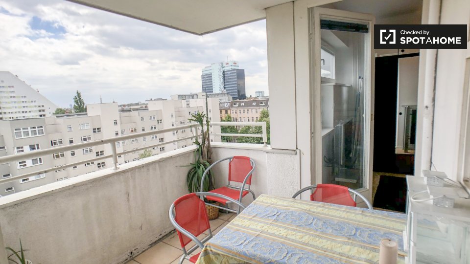 Apartment Berlin, 2 beds, 66m² — photo 1