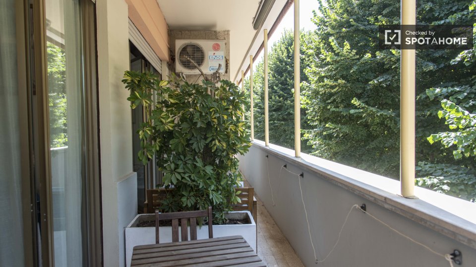 Double room Rome, 3 beds — photo 14