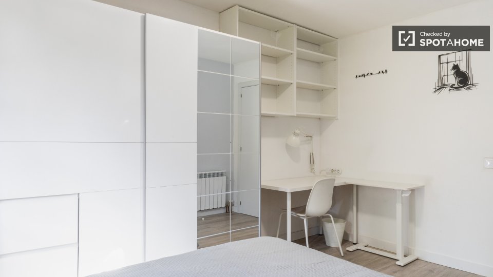 Double room Madrid, 5 beds, 101m² — photo 54