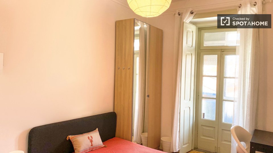 Double room Lisbon, 6 beds — photo 5