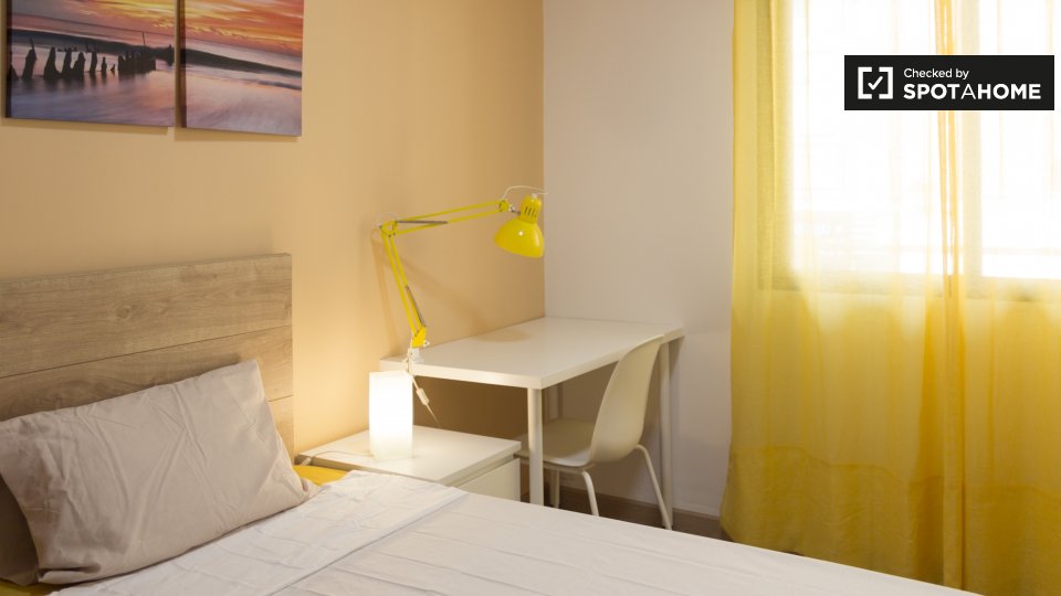 Double room Madrid, 5 beds, 120m² — photo 36