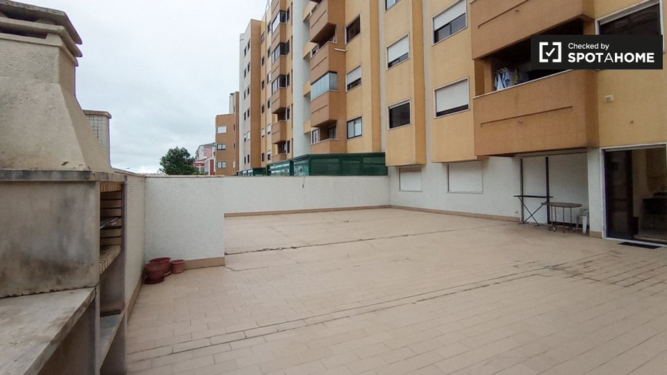 Double room Lisbon, 5 beds, 300m² — photo 2