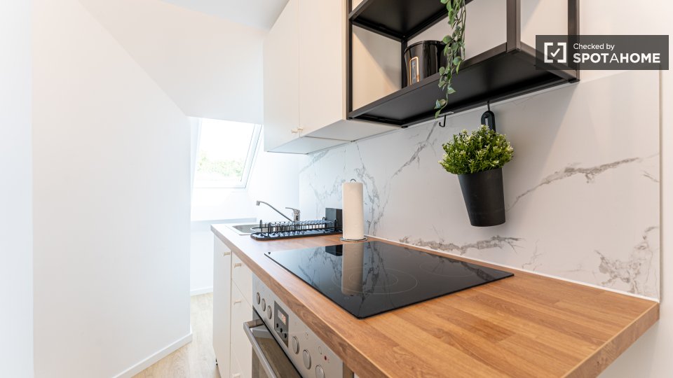 Double room Berlin, 3 beds, 48m² — photo 13