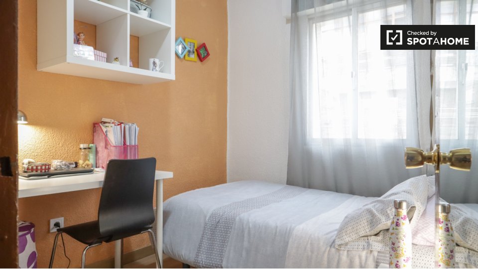 Double room Madrid, 4 beds — photo 20