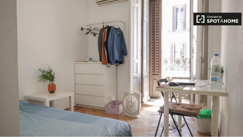 Double room Madrid, 12 beds, 280m² — photo 1